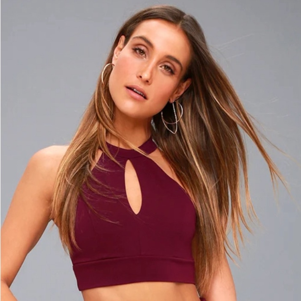 LULUS - Burgundy keyhole Front High Neck Choker Lace Panels Back Crop To…